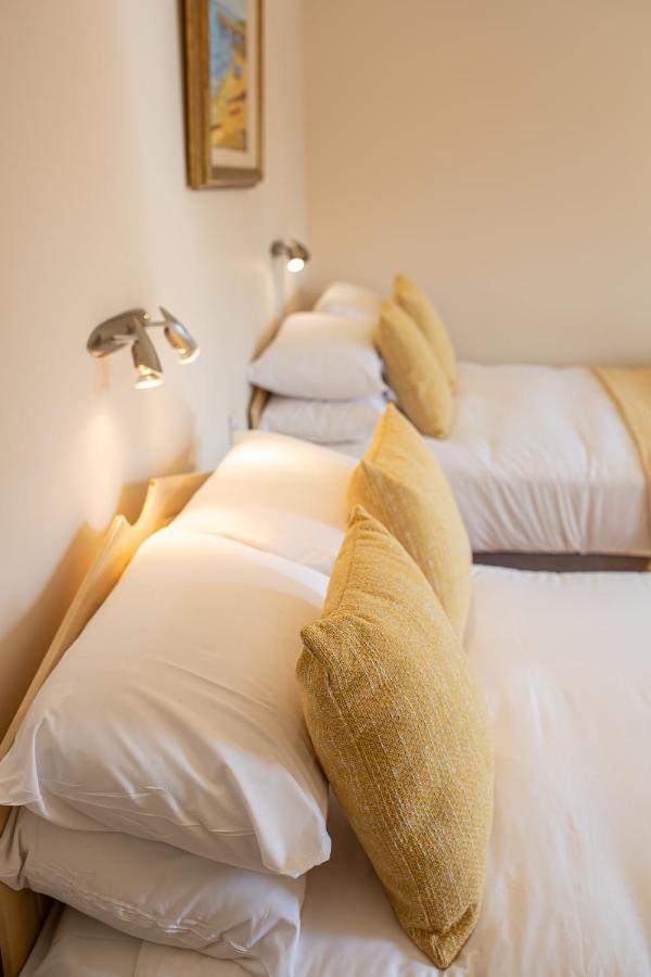 Ceol Na Mara Guest House 에니스크론 외부 사진